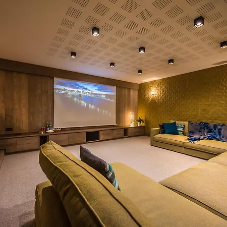 Luxury Ski Chalet Morzinee Casa vacanze